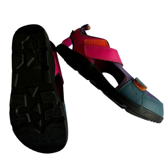 Teva Kids Durable  T hurricane Seekado Secure Strap Lightweight Sandals  Sz 5 - Picture 3 of 11